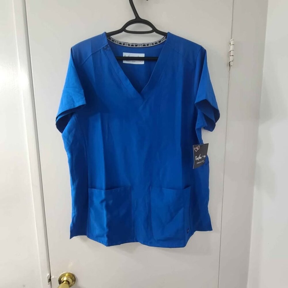 Tasha & Me Blue Womens Scrub top with two pockets Size M
